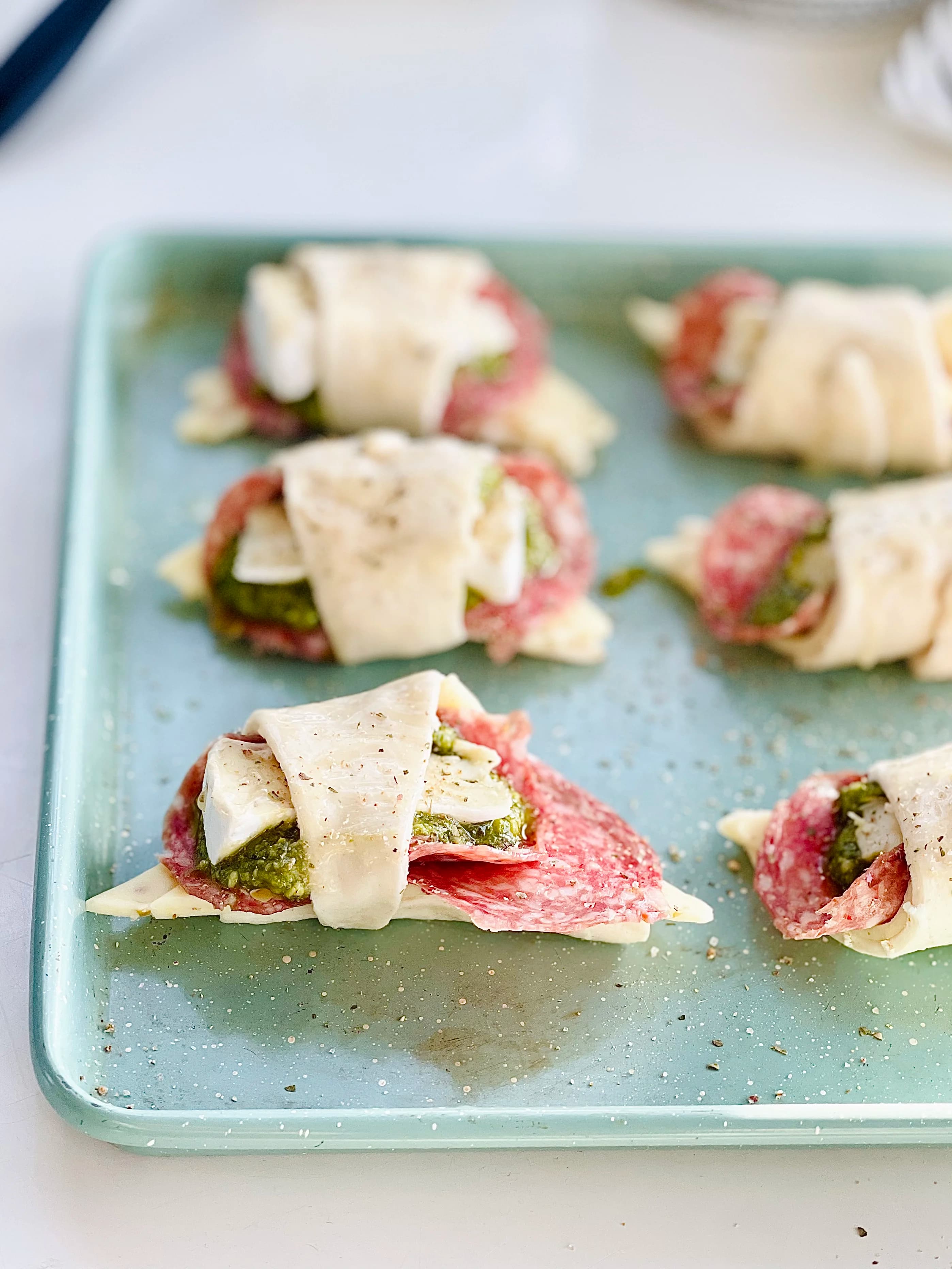 Picture for Cheesy Pesto, Brie & Calabrese Pizza Rolls