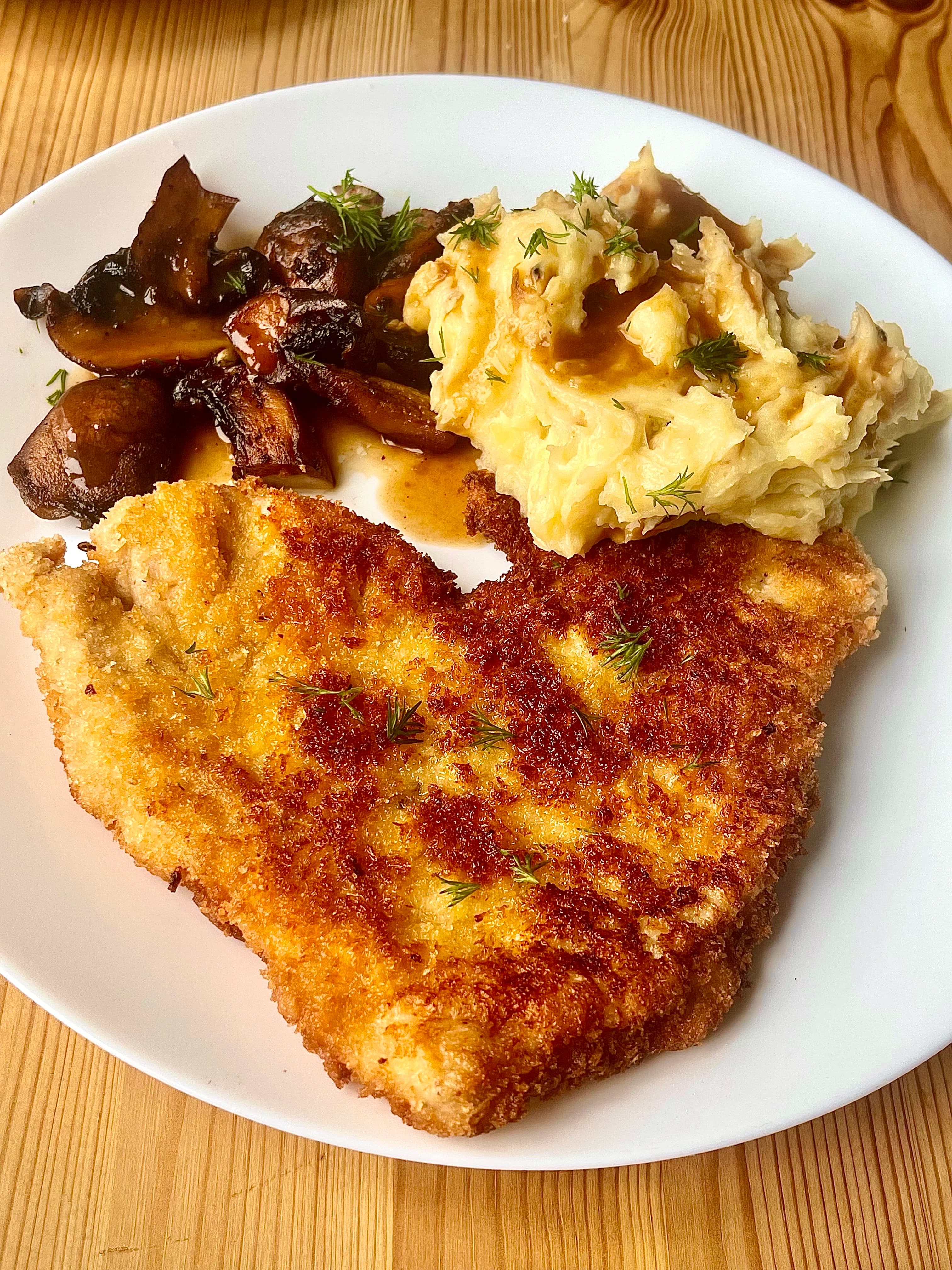 Picture of Crunchy Juicy Schnitzel 