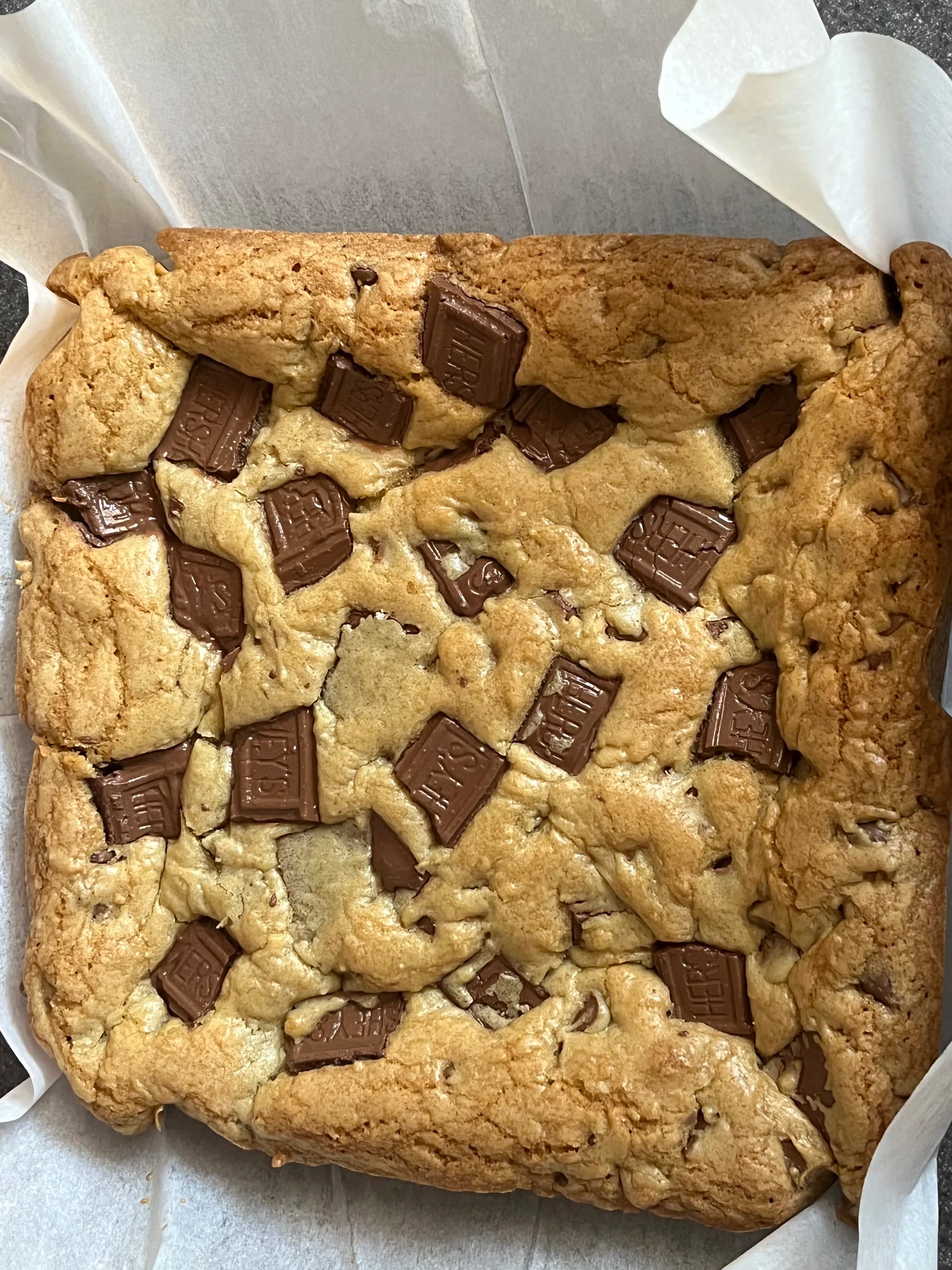 Picture for Hershey's Bar Chocolate Chip Cookie Bars