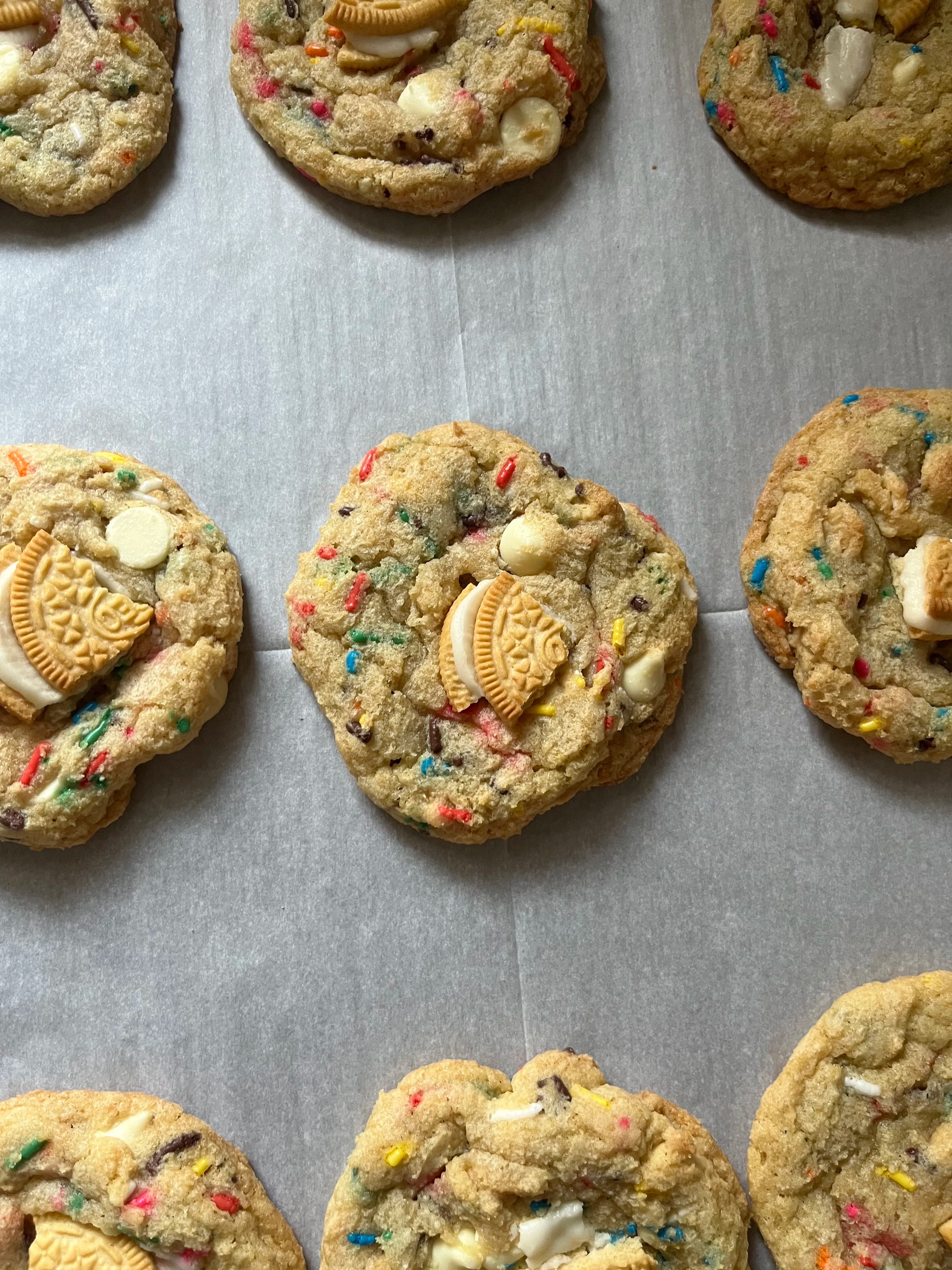 Picture for White Chocolate Funfetti Oreo Cookies