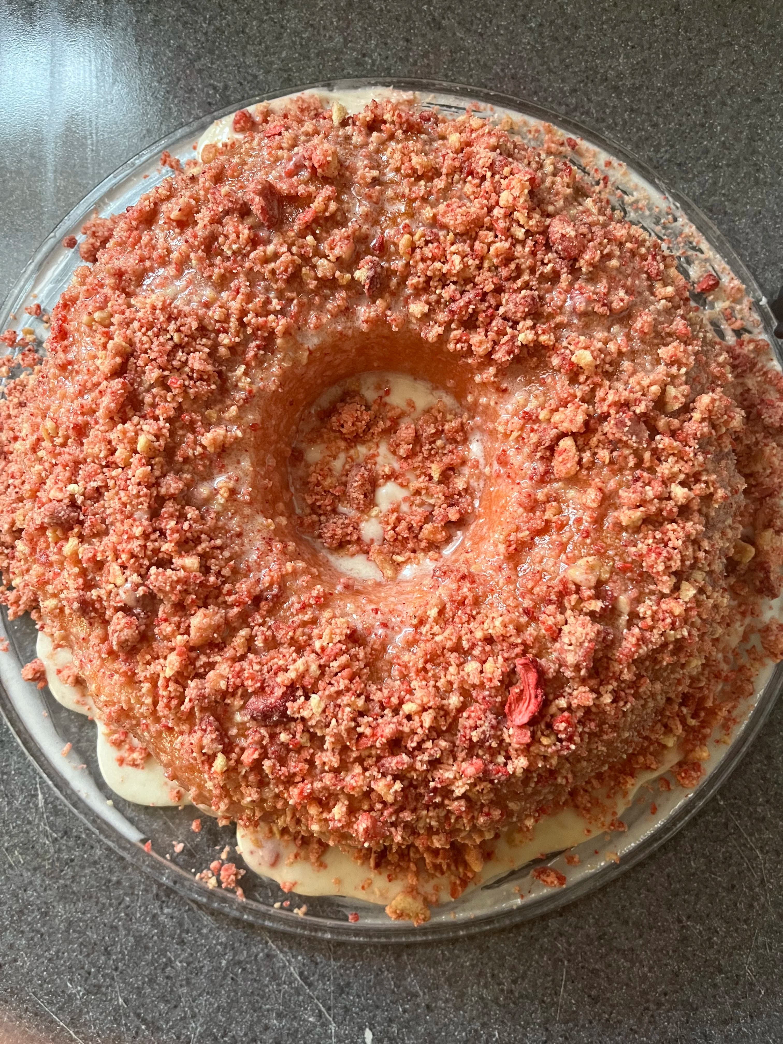 Picture for Strawberry Golden Oreo Crunch Cake