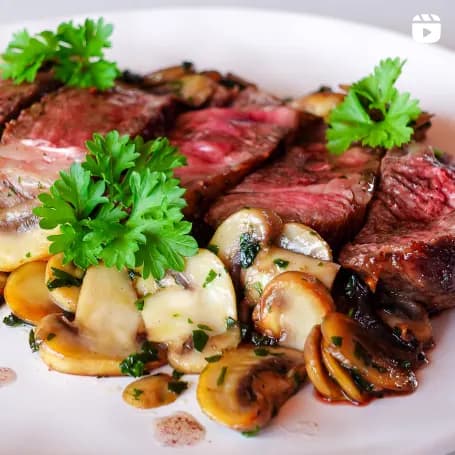 Picture for Entrecôte ao Molho Malbec com Cogumelos