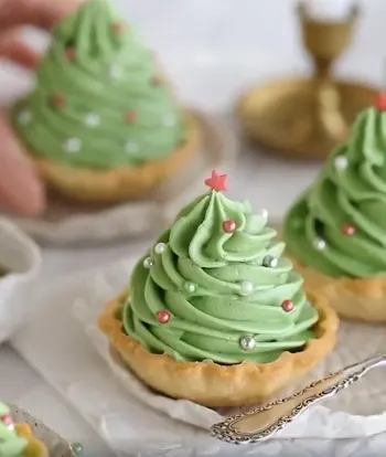 Picture for 🎄🥧 Festive Delights: Christmas Tree Tartlets for Holiday Joy! 😍✨