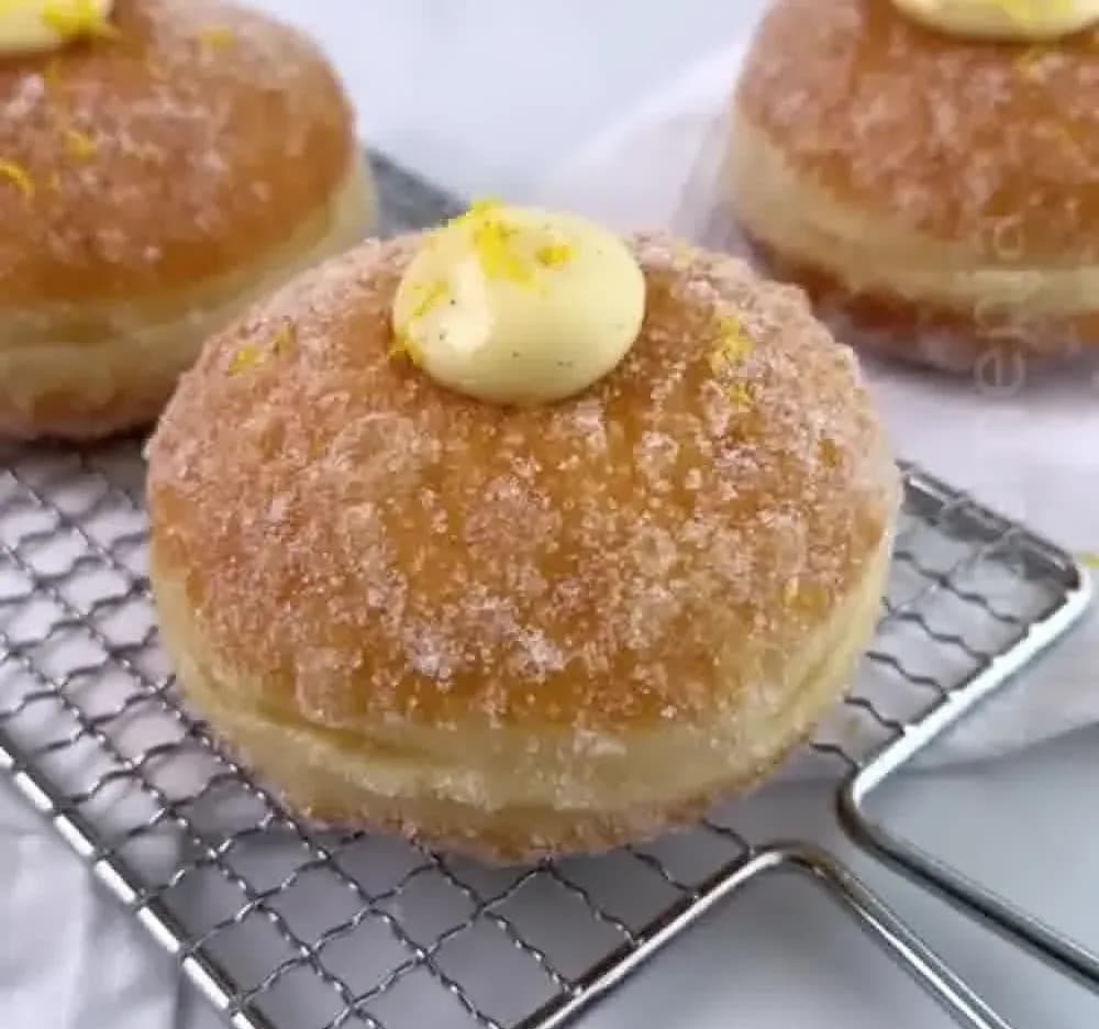 Picture for 🌟 Vanilla Cream Donuts: A Sweet Indulgence for Your Taste Buds! 🍦🍩😋