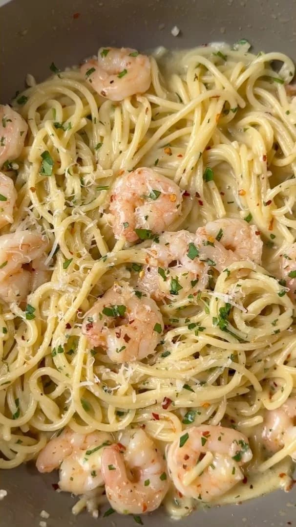 Garlic Butter Shrimp Spaghetti by kimthefoodie