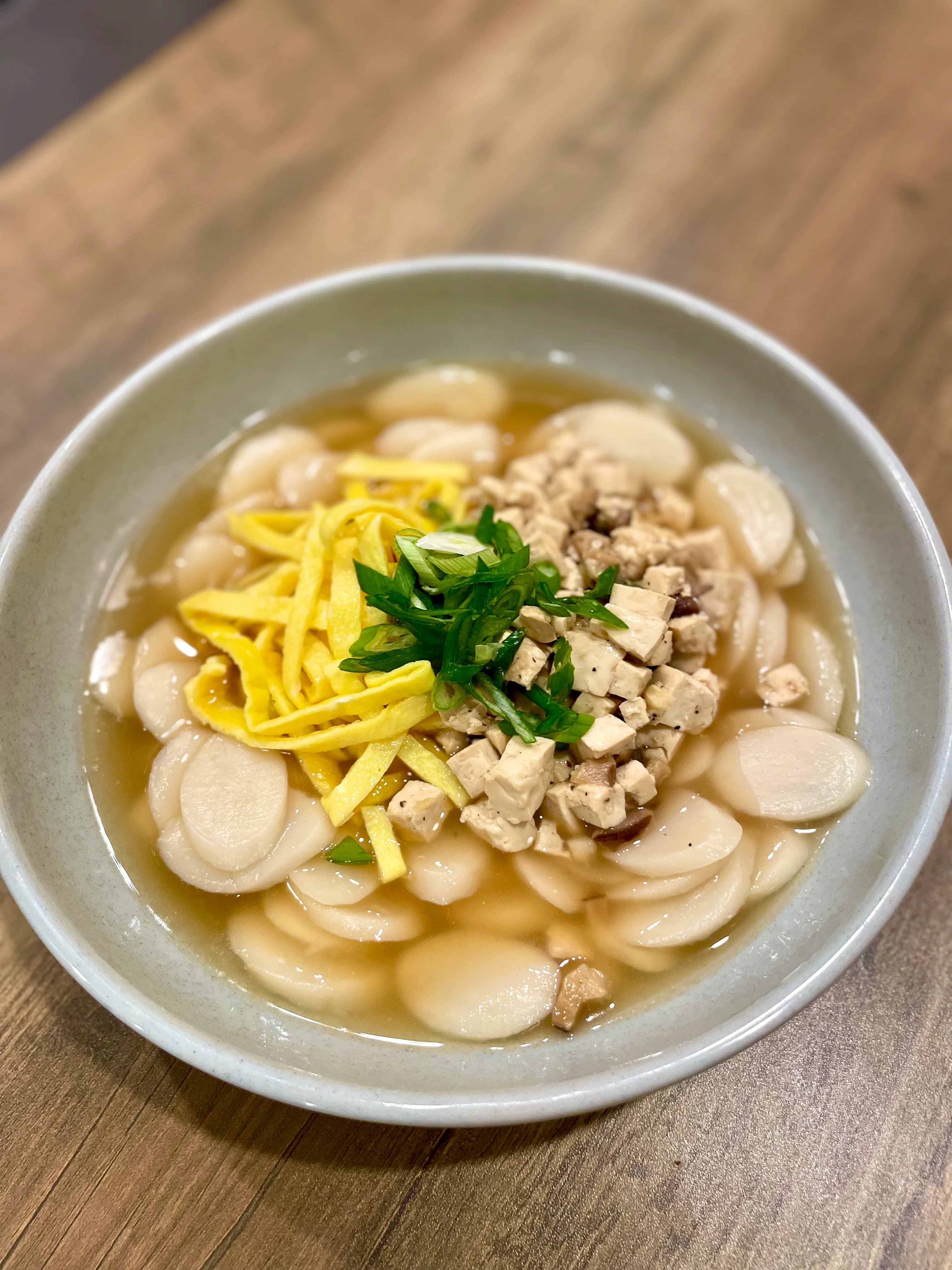 Picture for Deuk-guk, Korean Rice Cake Soup for Lunar New Years