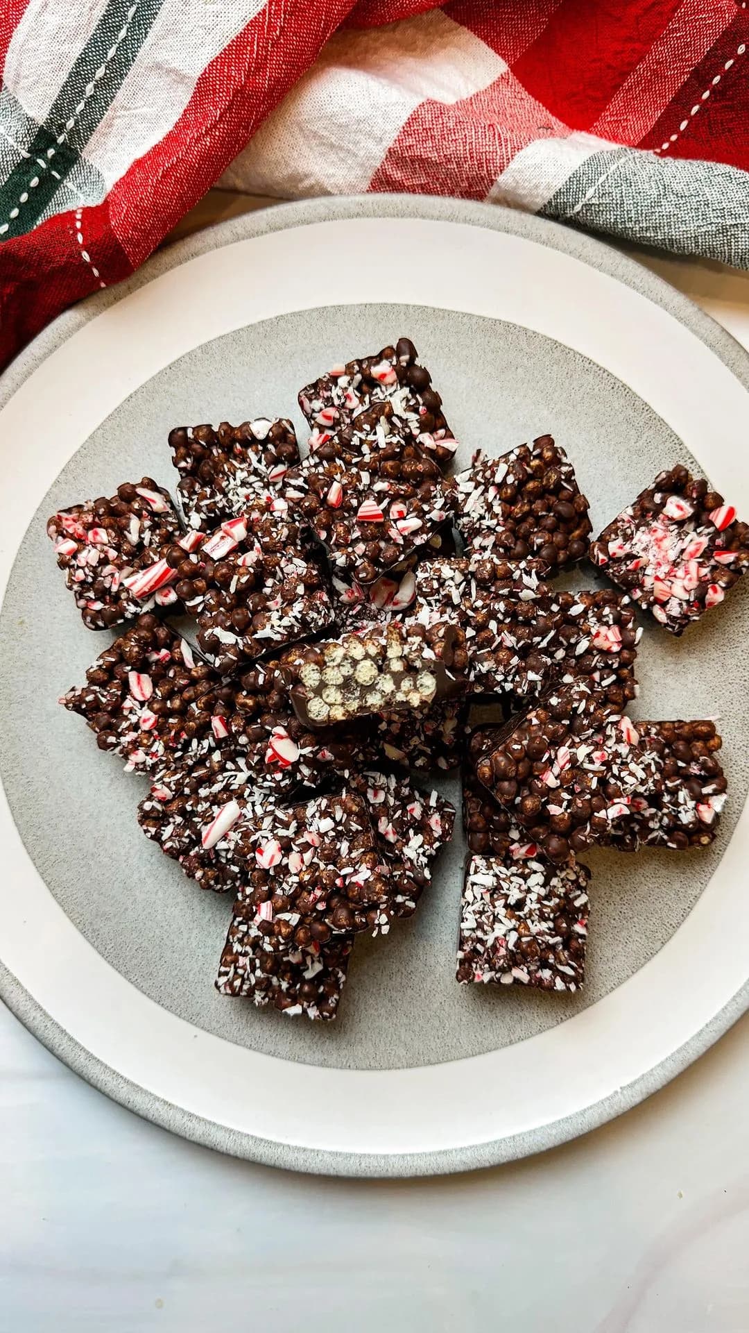 Dark chocolate quinoa crisps by easyeatsdietitian