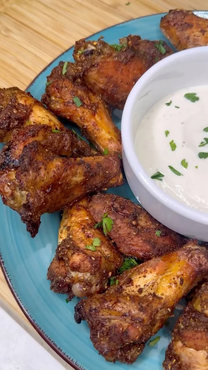 Picture for Smoked Chicken Wings using @danosseasoning