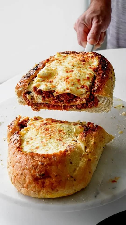 Picture for Lasagna Garlic Bread BOAT