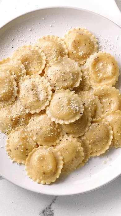Picture for Cacio e Pepe Ravioli with Cacio e Pepe sauce