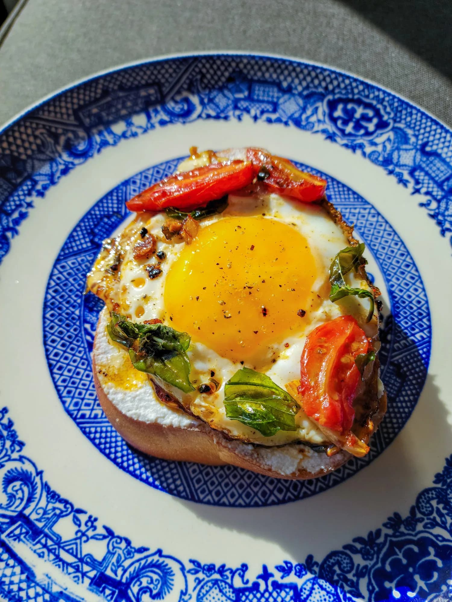 Picture for Italian-style Crispy Fried Egg on a Garlic Challah Toast