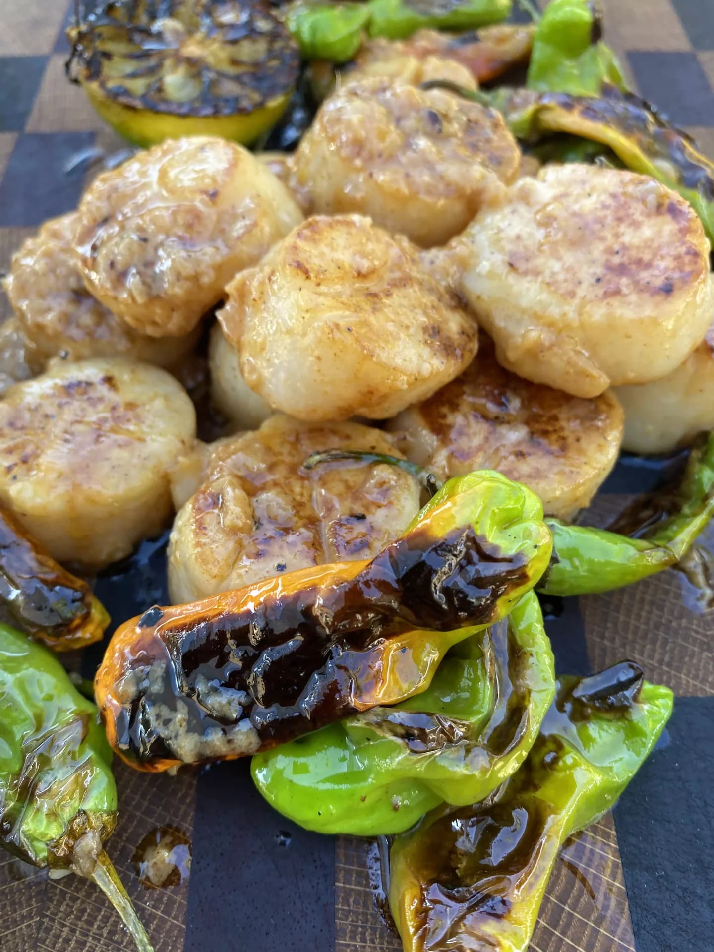Picture for Chile y Limón Buttery Scallops