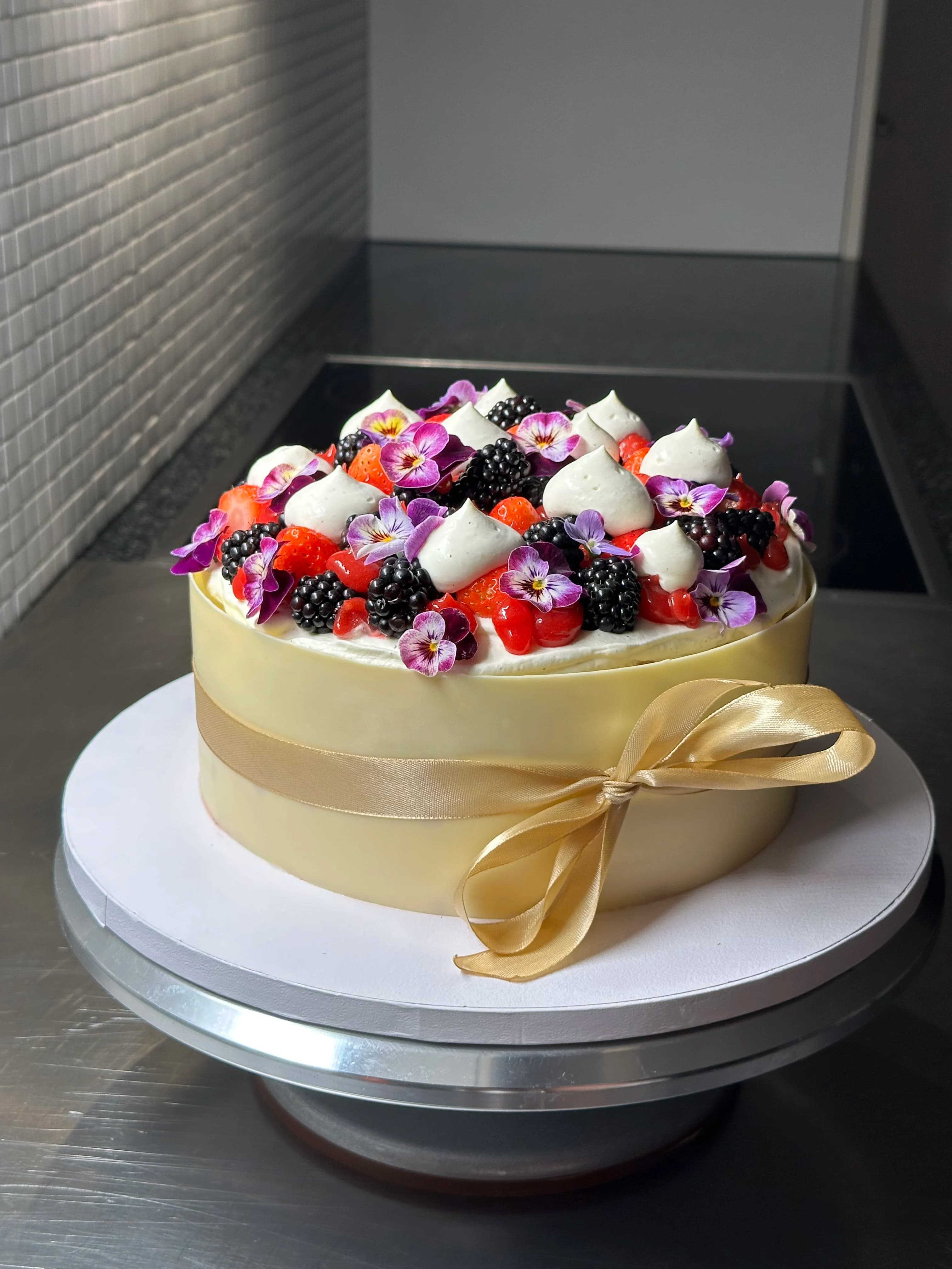 Picture for 5 Star Pavlova Cake