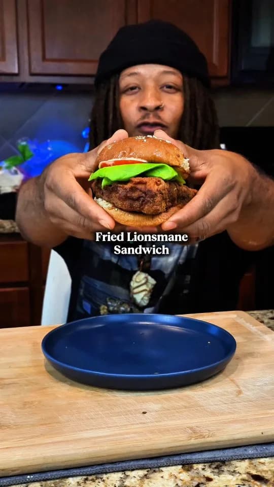 Picture for Fried Lionsmane Sandwich 