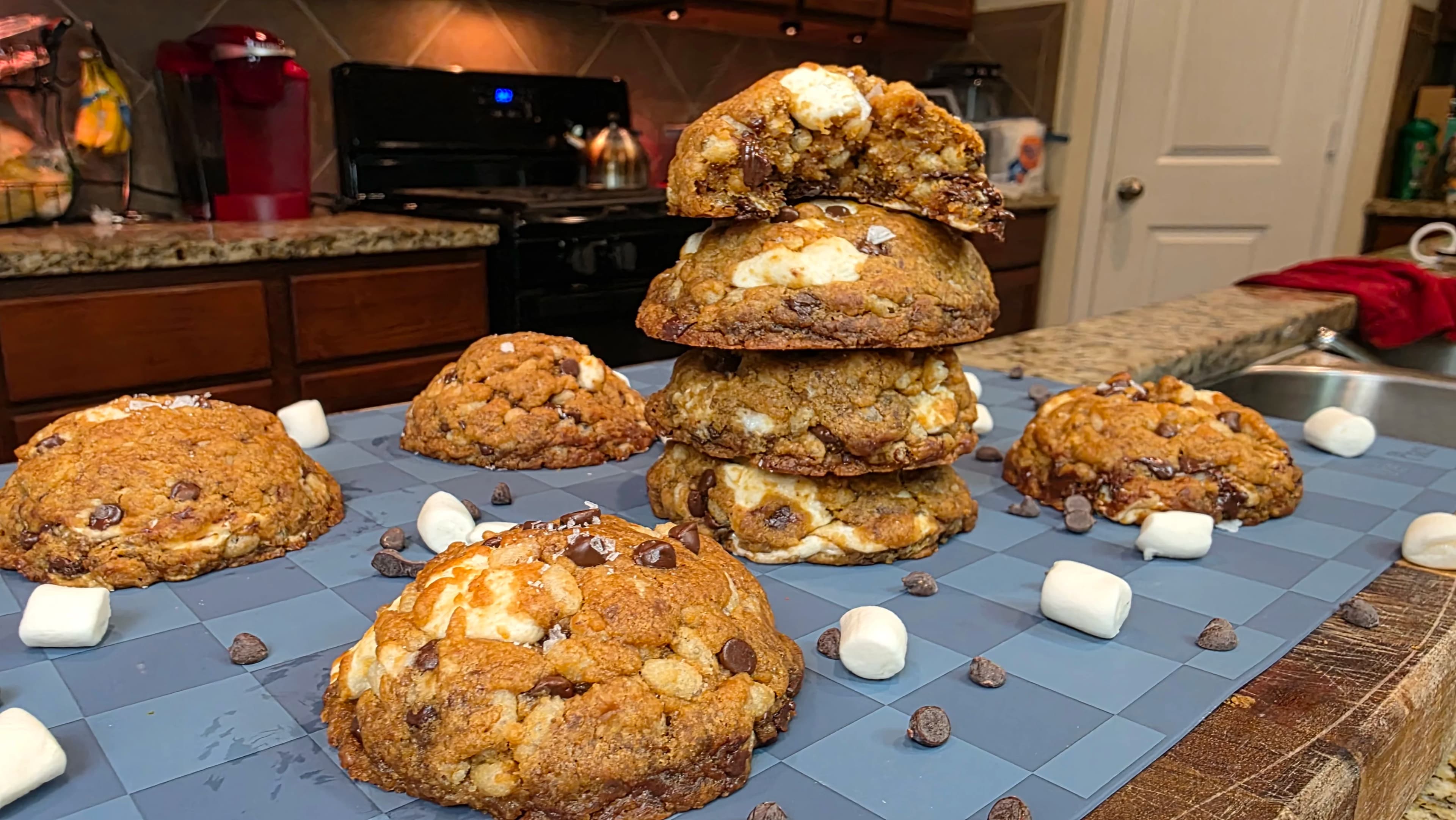 Picture for Marshmallow Crispy Cookies