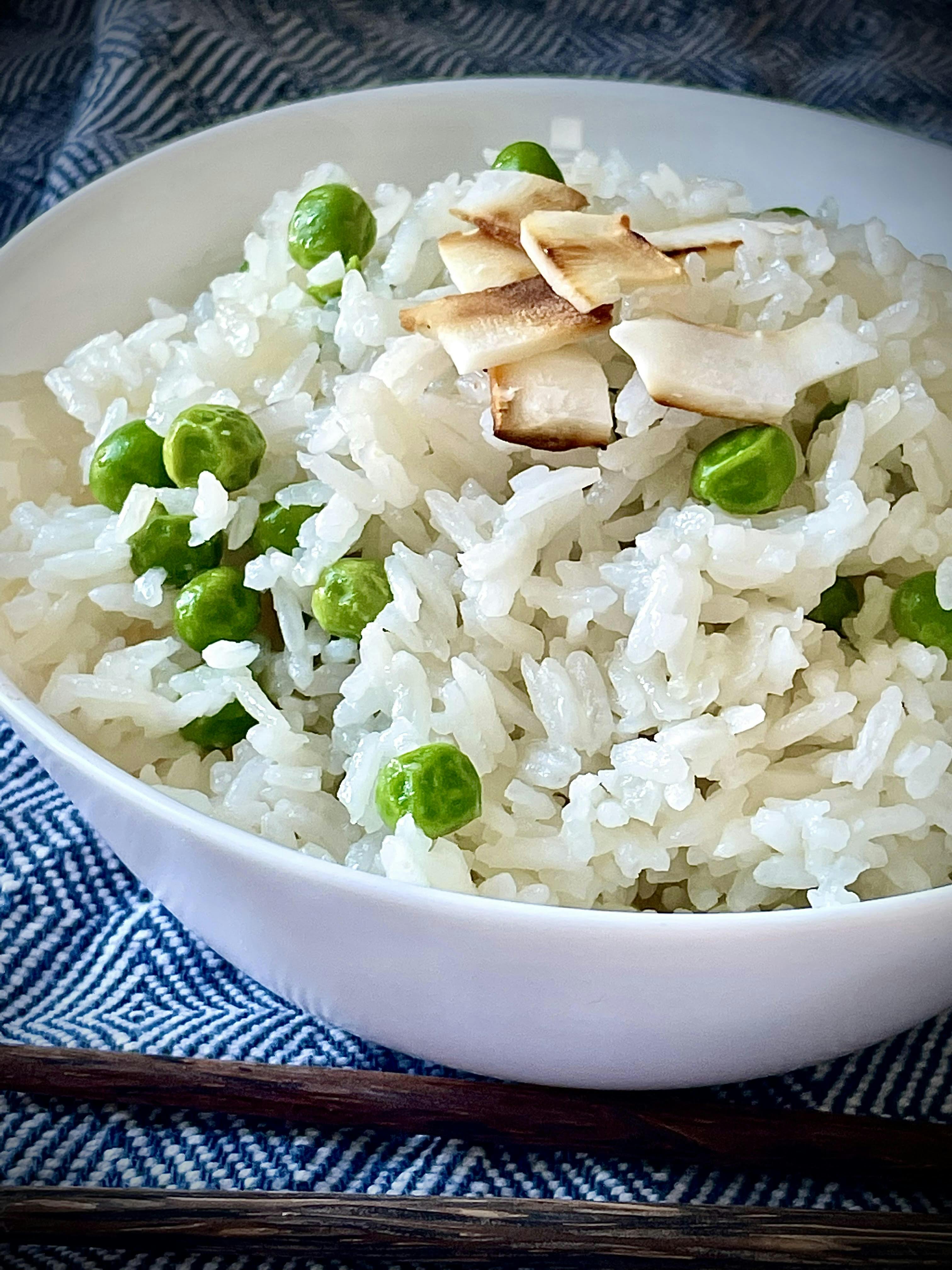 Picture for Coconut rice with peas and toasted coconut 