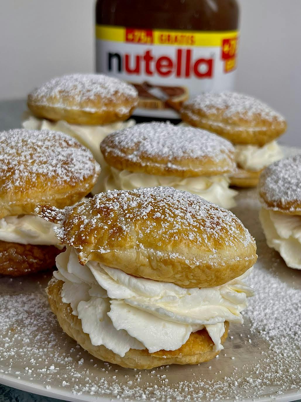 Picture for Easy Nutella Cream Puffs 