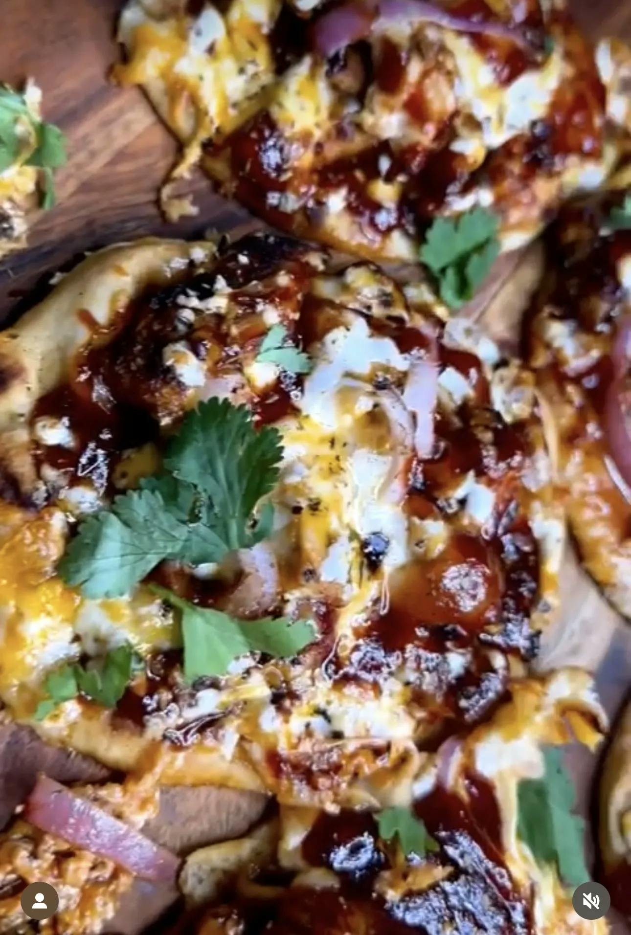 Picture of BBQ Chicken Naan Pizza