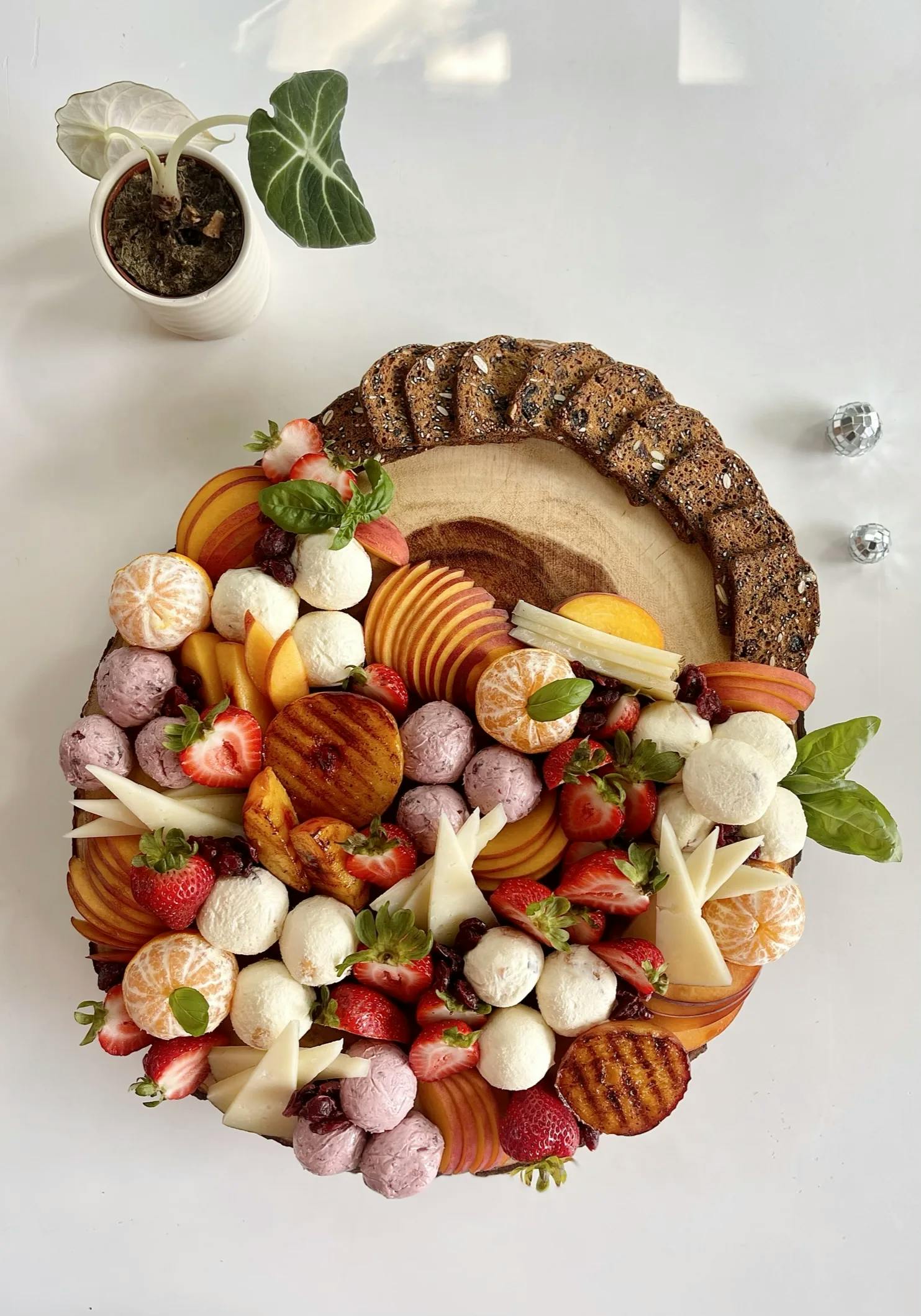 Picture for Grilled Peach Cheese & Fruit Basket