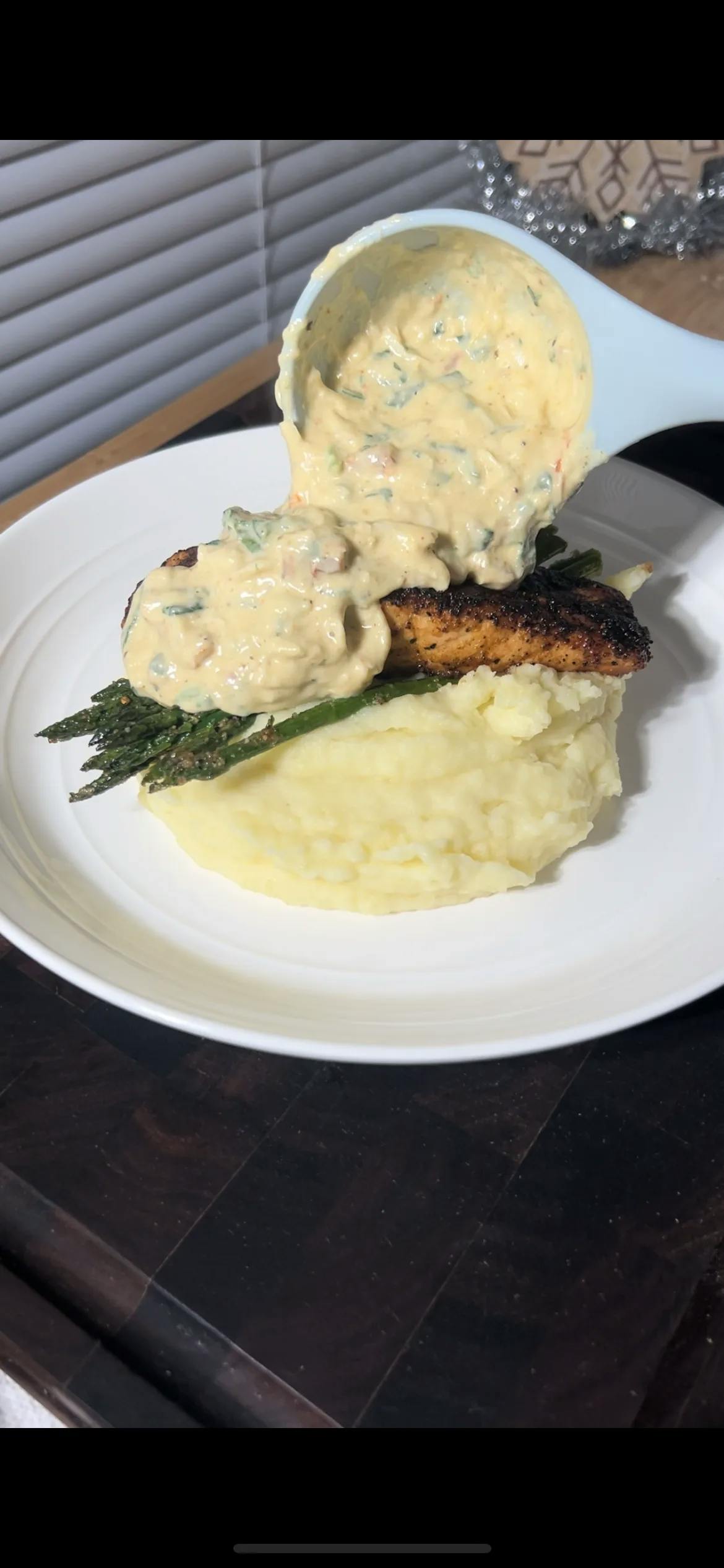 Picture for Salmon with Tuscan crab sauce 
